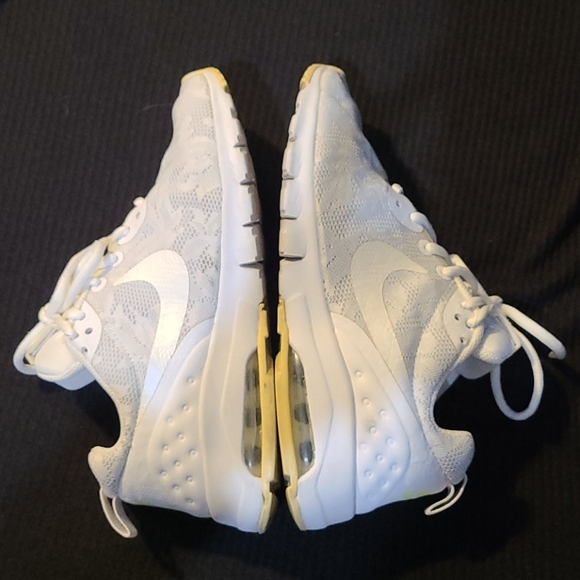 Nike Air Lace Design Sneakers - Picture 4 of 16